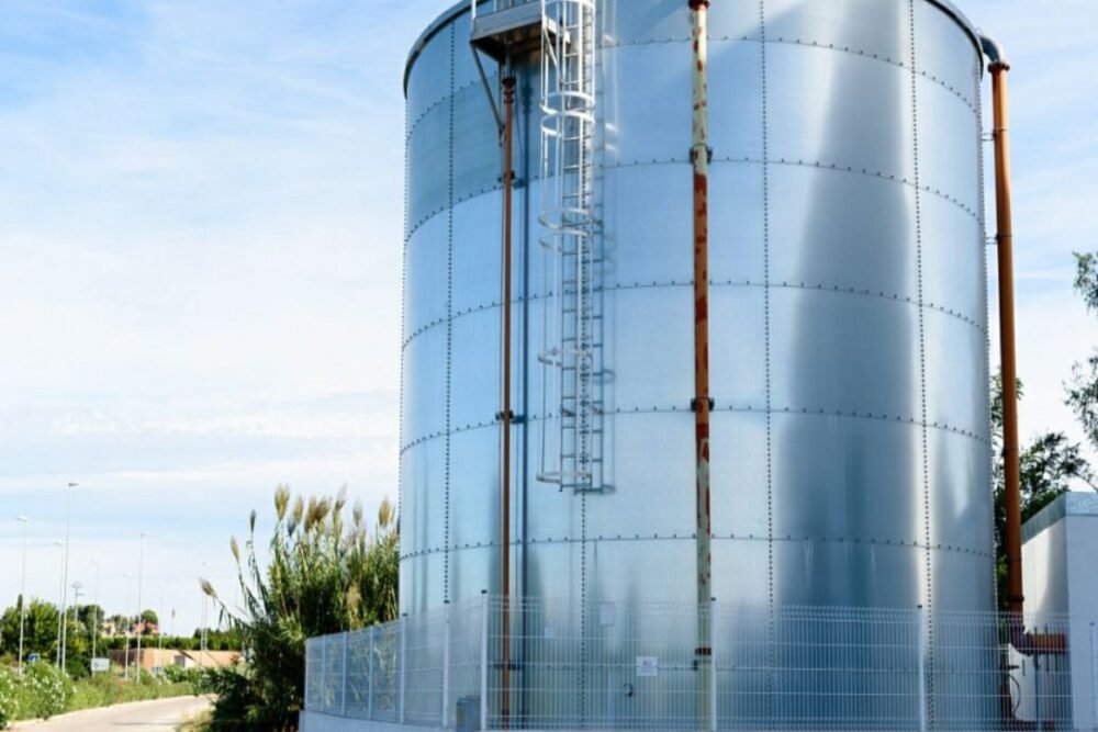 PC02T-water base paints anti corrosion and anti rust kina coatings (2) PC02T Waterborne Epoxy insulating and oil resistant pioneering coating for crude oil tank interior surface